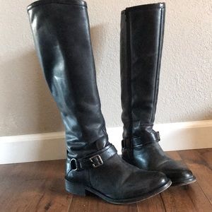 Hinge Dakota distressed riding boot.